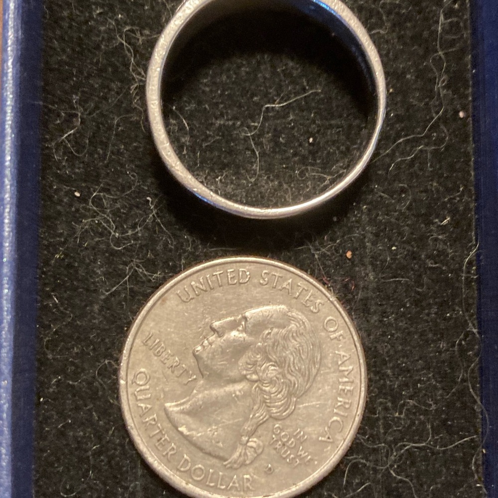 Sterling ring with cross, size 10 - Picture 4 of 4